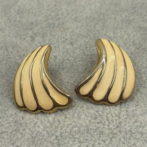 80’s Vintage Scalloped Gold and Cream Fan Earrings